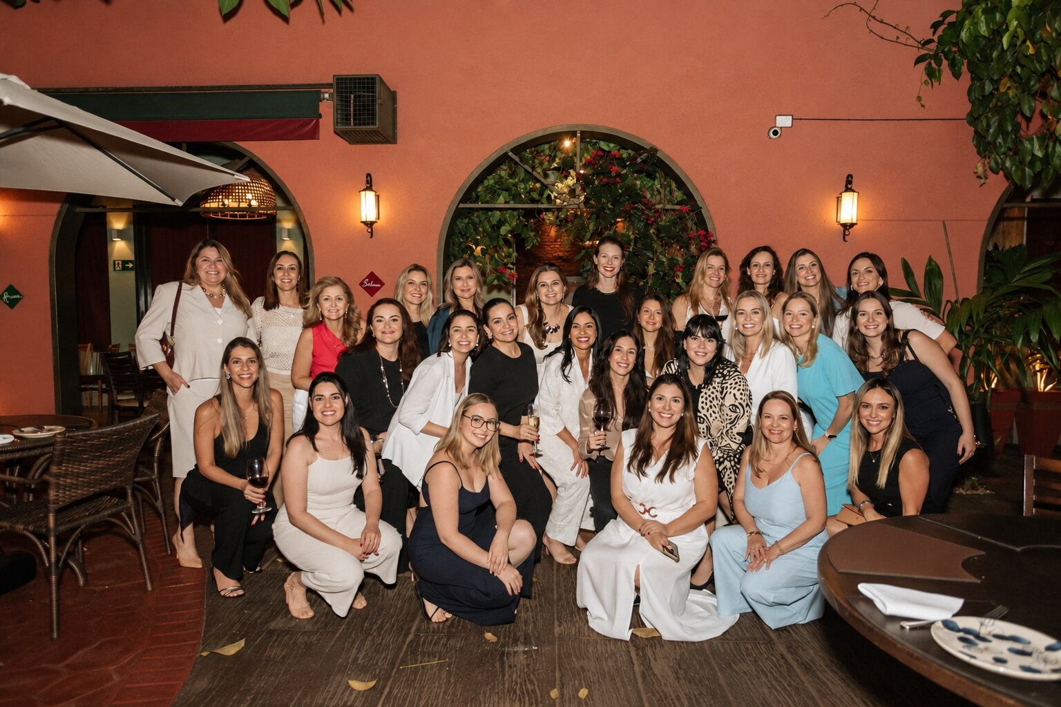 Mulheres reunidas no primeiro encontro ELAS